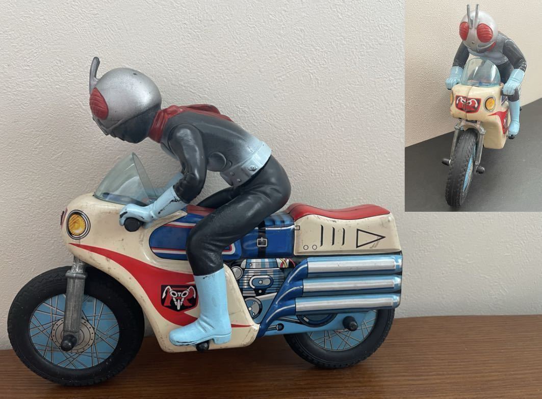 仮面ライダー バイク型フィギュア3体とサイクロン号ブリキ 仮面