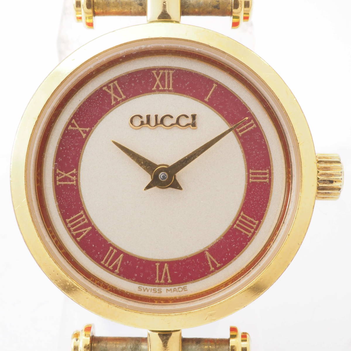 希少品】グッチ ラウンド GUCCI クォーツ シルバー×赤文字盤 ローマン 