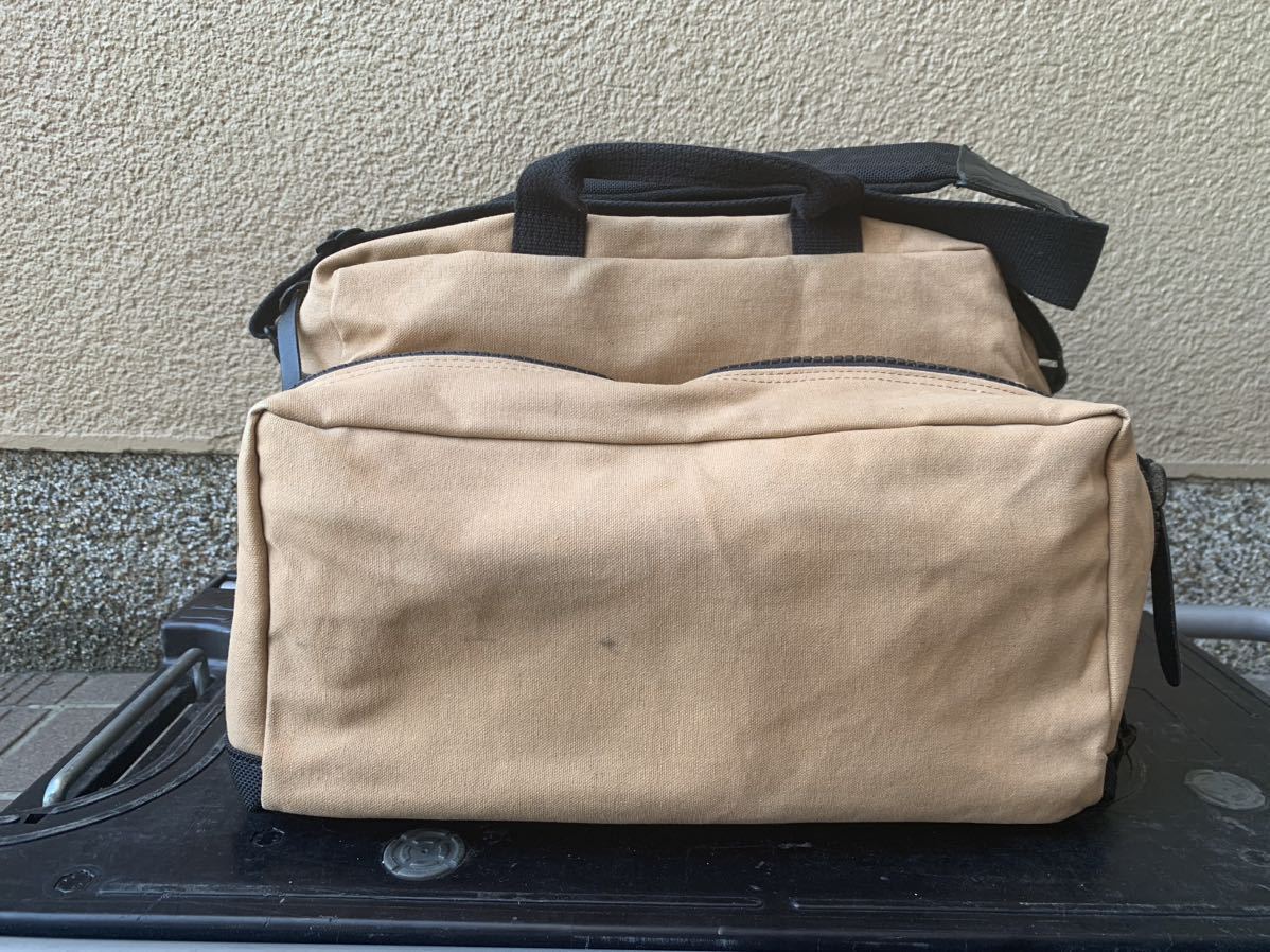 ARTISAN&ARTIST カメラバッグ ベージュ　アースカラー　ショルダー　アルティザン