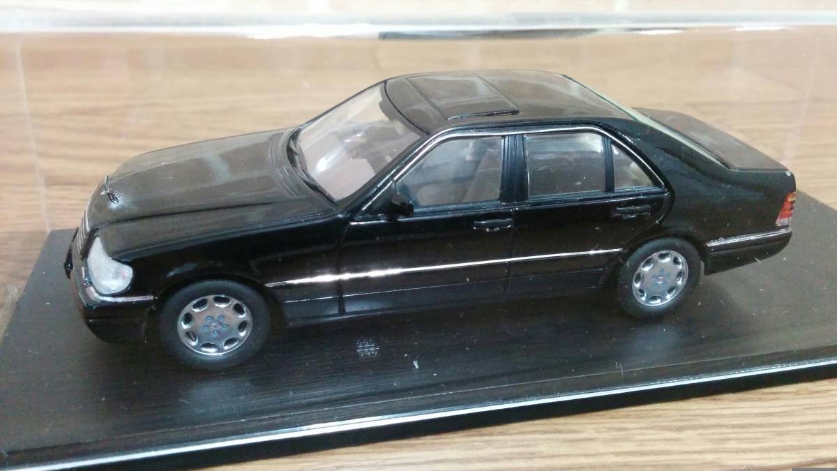 Spark クラシックコレクション メルセデスベンツ S500 W140 ミニカー 1