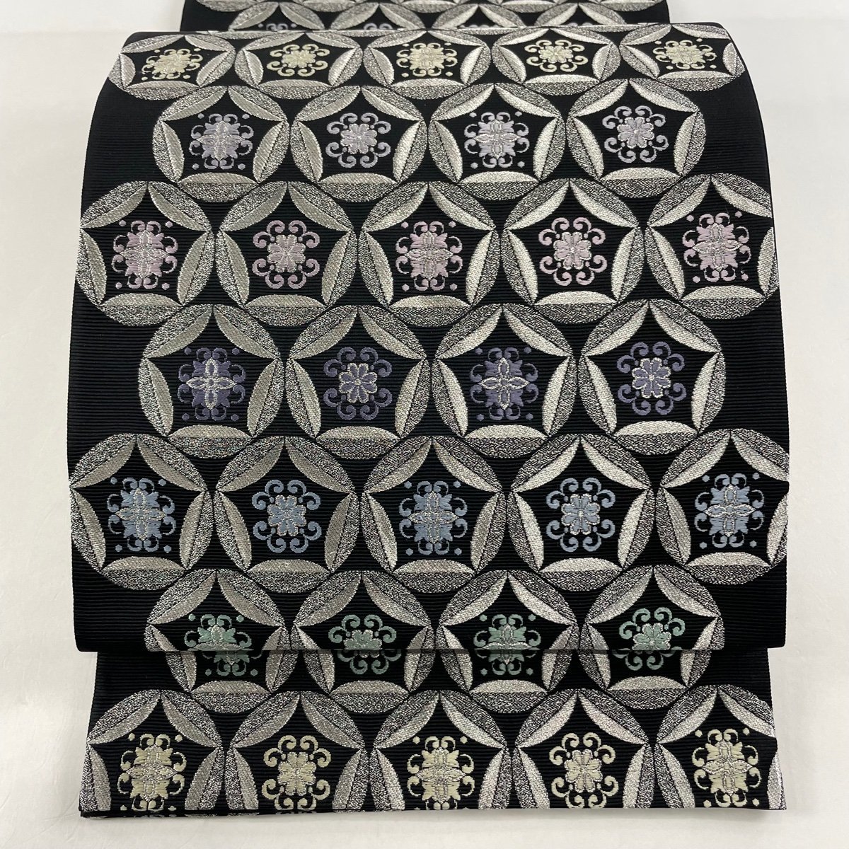袋帯 美品 名品 七宝重ね 花 銀糸 黒 六通 正絹 【中古】 【公式通販】