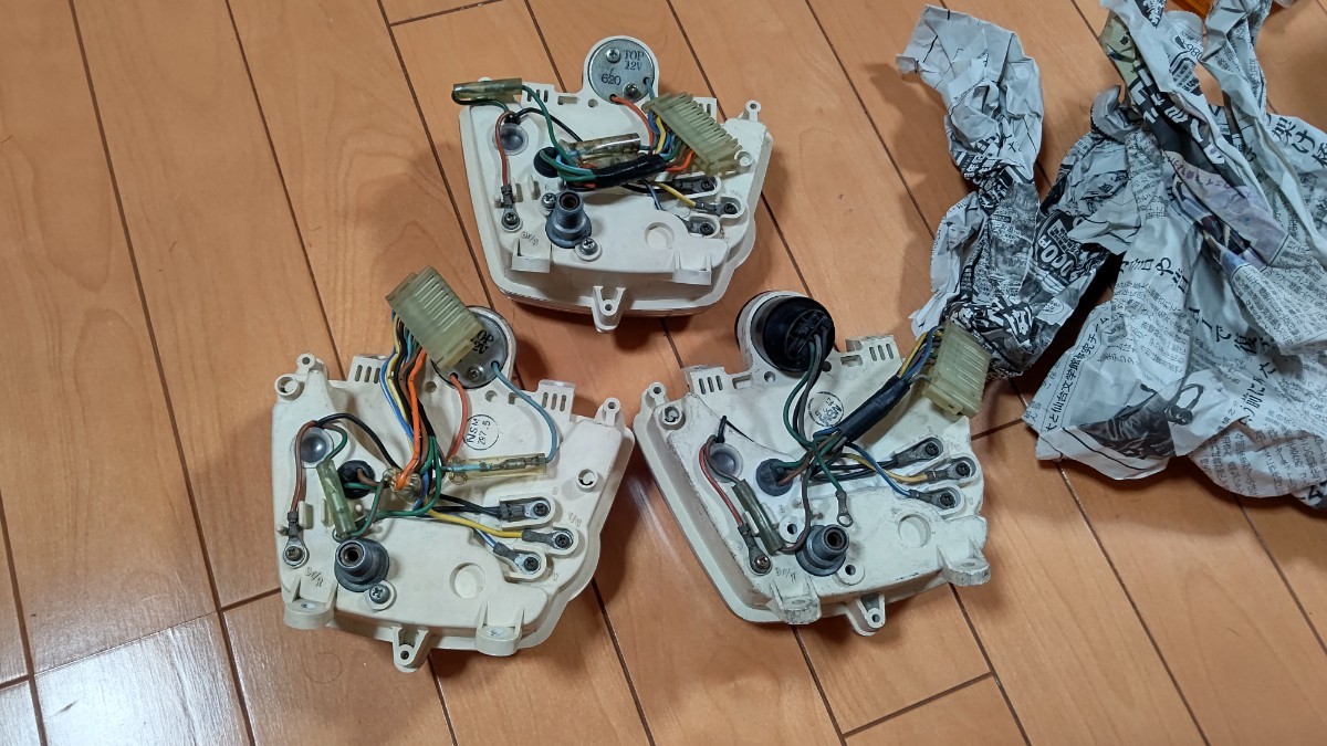 HONDA ホンダ DJ1 DJ1R AF12 DJ1RR AF19 純正 スピードメーター 当時 3個 セット 部品 パーツ DJ-1 DJ-1R DJ-1RR HONDA スクーター 原付 ホンダ バイクの系譜 1985- アンダーカウル 純正 dj-1r」(オートバイ車体