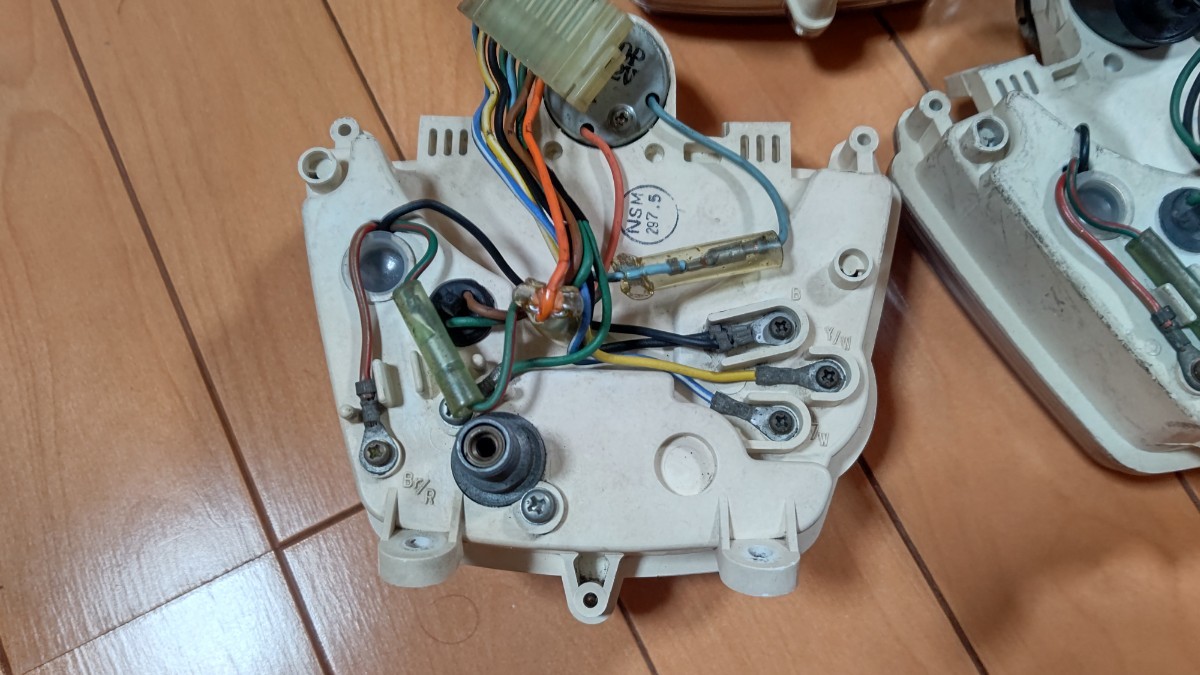HONDA ホンダ DJ1 DJ1R AF12 DJ1RR AF19 純正 スピードメーター 当時 3個 セット 部品 パーツ DJ-1 DJ-1R DJ-1RR HONDA スクーター 原付 ホンダ バイクの系譜 1985- アンダーカウル 純正 dj-1r」(オートバイ車体