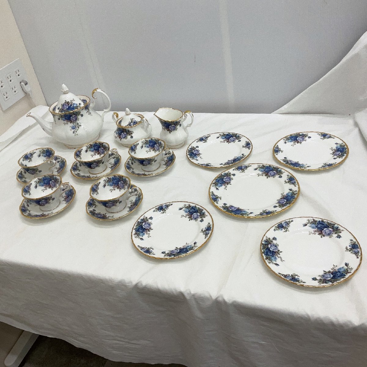 ○1円スタート 食器 まとめ売り ロイヤル・アルバート ROYAL ALBERT ティーカップ ソーサー ティーポット ティーセット