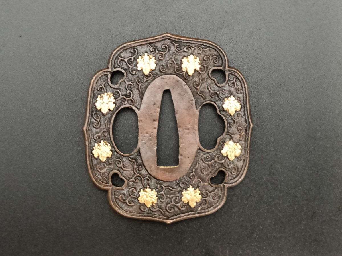 81835 日本刀装具 刀鍔 家紋図 五三の桐 銅地 細工 絵