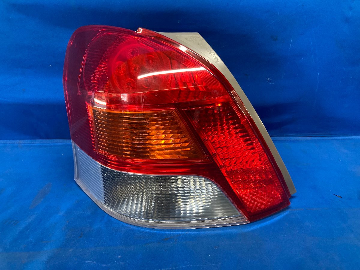 トヨタ ヴィッツ KSP90 左テールランプ KOITO 52-187 LED 後期 [I-8184]