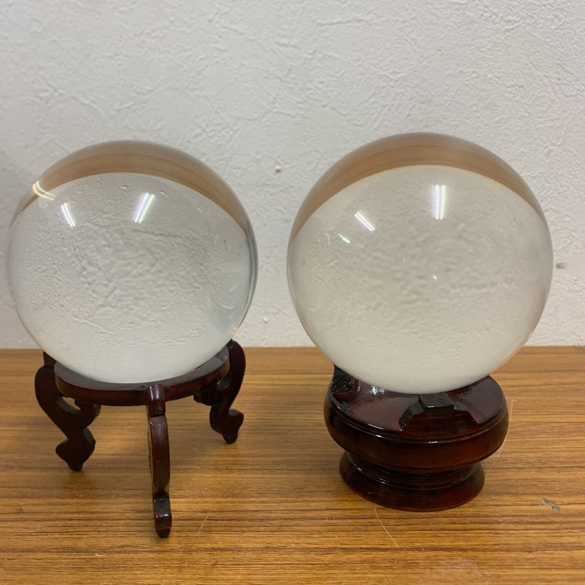 a♪水晶玉 2つセット まとめて 台座付き 約10㎝ 11㎝ 風水グッズ