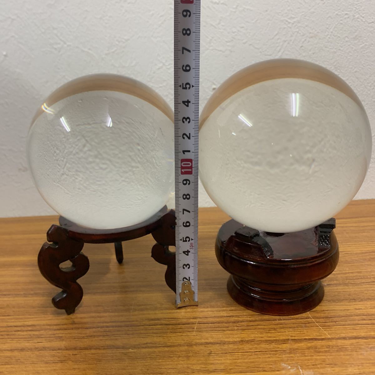 水晶10個まとめ売り　台座2コ付き　ペン立て付き a♪水晶玉 2つセット まとめて 台座付き 約10㎝ 11㎝ 風水グッズ