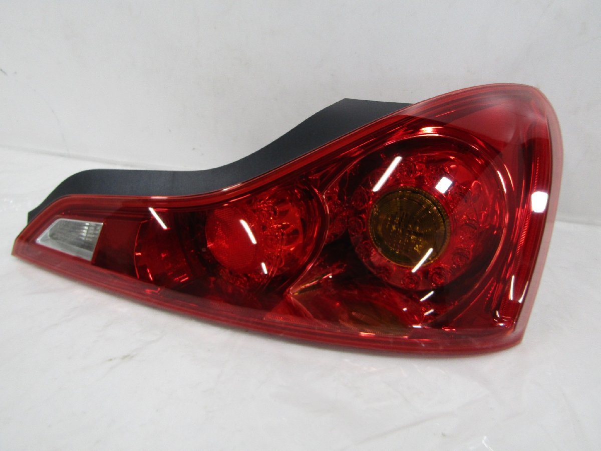 F77*D3] 日産 純正 DBA-CKV36 スカイライン 右テールランプ テール