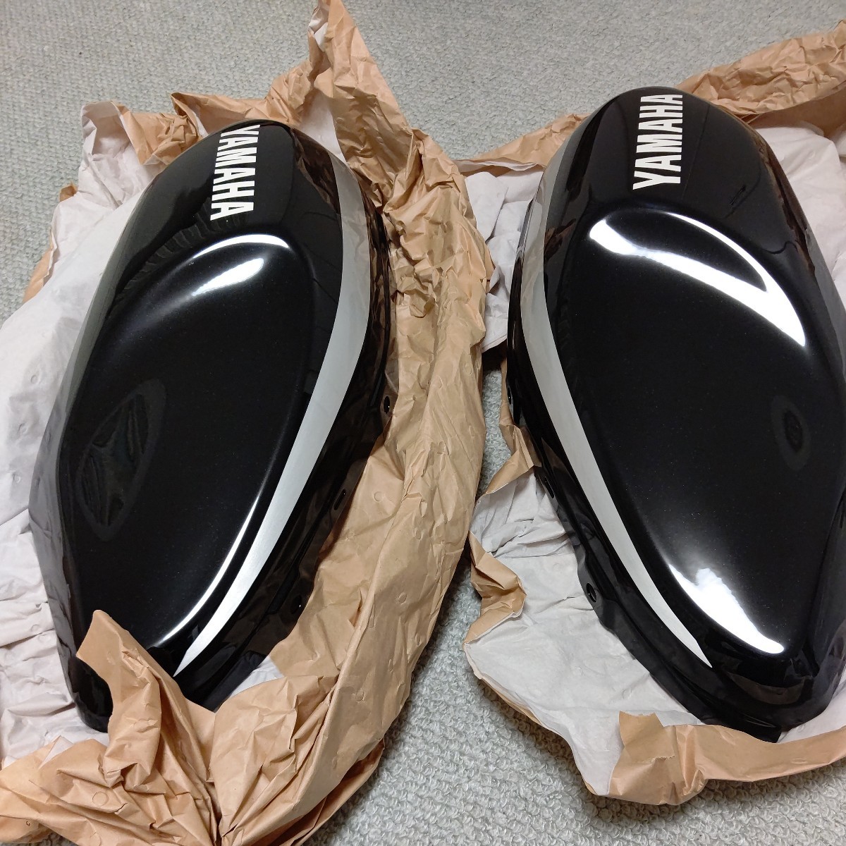 ヤマハ XSR900 タンクカバー 美品 ブラック(ヤマハ用)｜売買された