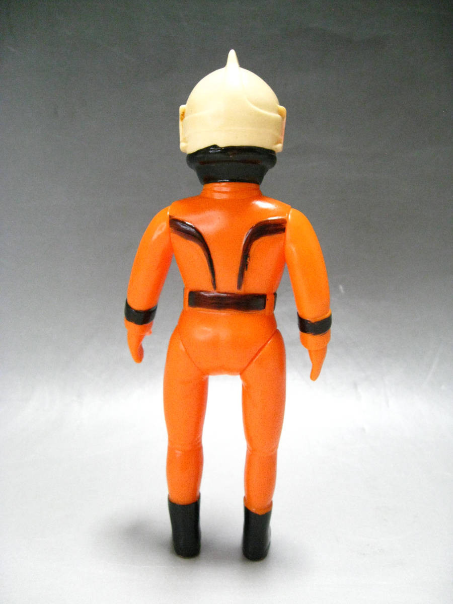 □ 当時物 ミニソフビ 帰ってきたウルトラマン マット隊員 円谷プロ  