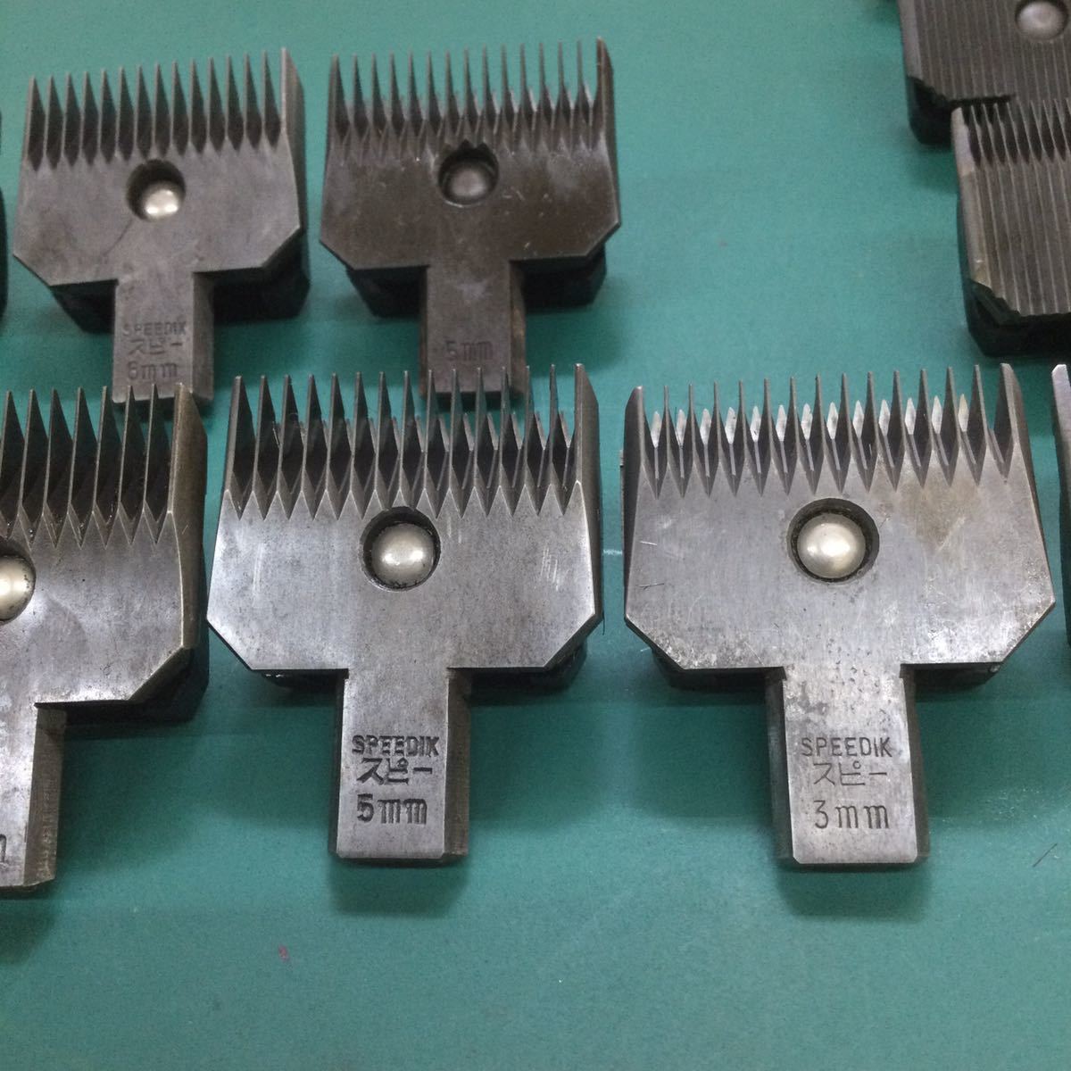 スピーディク 電気バリカン 純正替刃 2mm 1個 替刃のみ 理容 美容 理容 スピーディク 電気バリカン用替刃 2mm