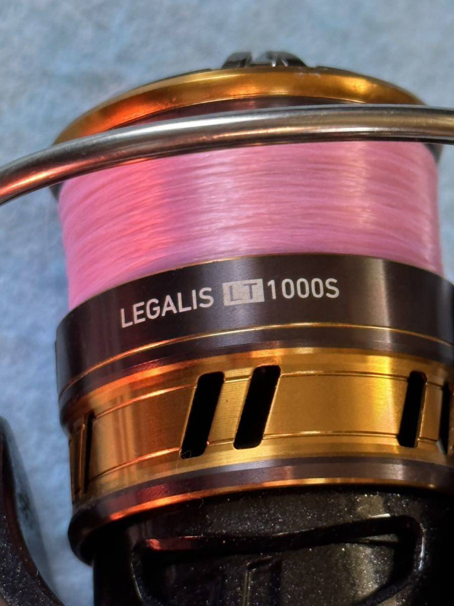 美品 DAIWA ダイワ レガリスLT1000S スピニングリール トラウト 管釣り