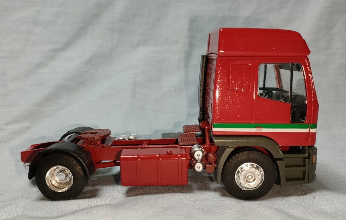 1⁄43 トランスポーター フェラーリ IVECO Scuderia Iveco Transporter