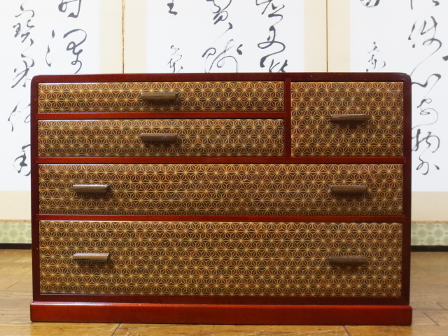 皇室献上品 伝統工芸 箱根寄木細工 木象嵌 麻の葉文様 民芸 箪笥 26万円 皇室献上品 伝統工芸 箱根寄木細工 木象嵌 麻の葉文様 5杯抽斗 民芸