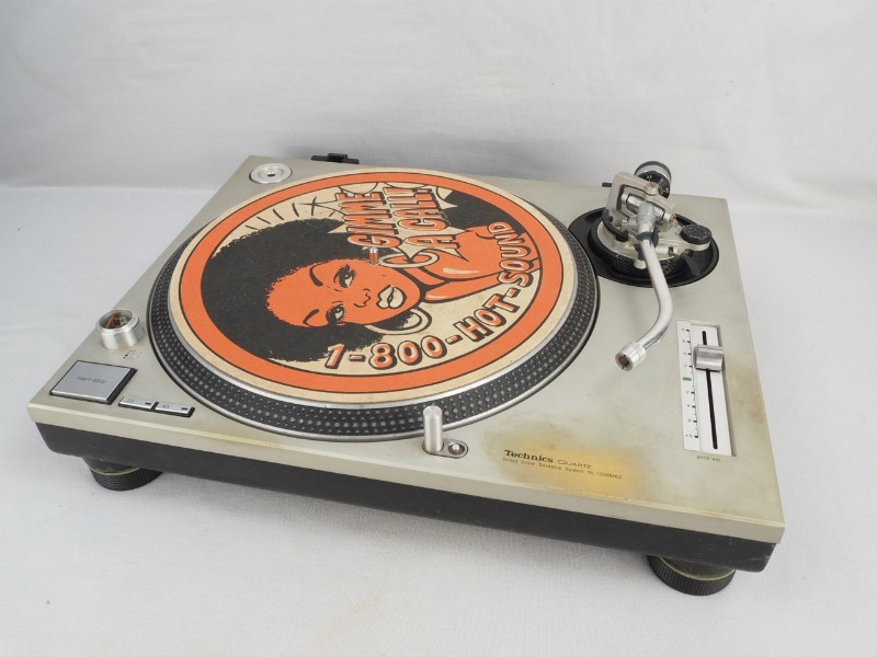 3N230831　Technics テクニクス SL-1200MK2 ターンテーブル レコードプレイヤー 現状品/ジャンク