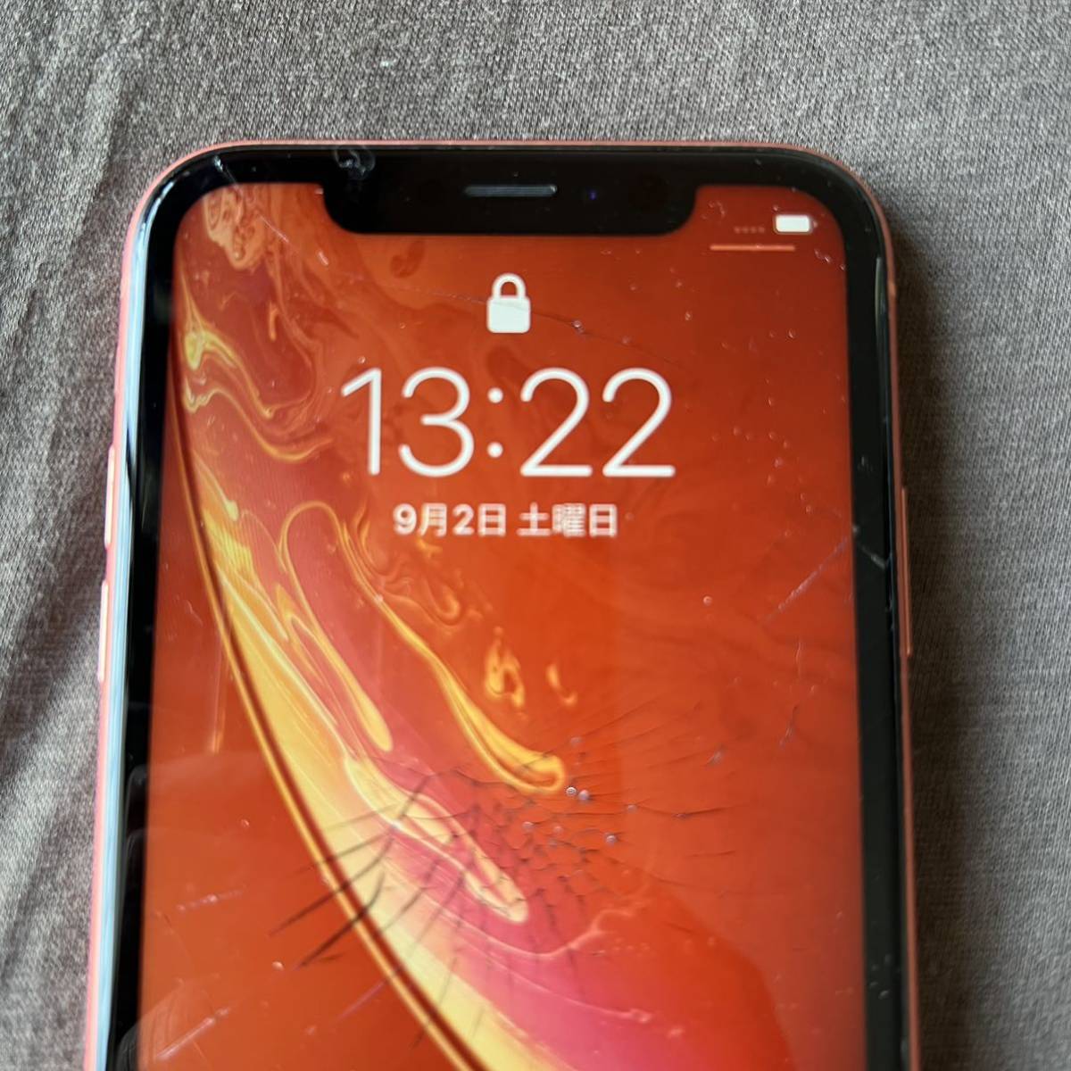 1円スタート【au/Apple】画面割れあり iPhone XR 64GB MT0A2J/A
