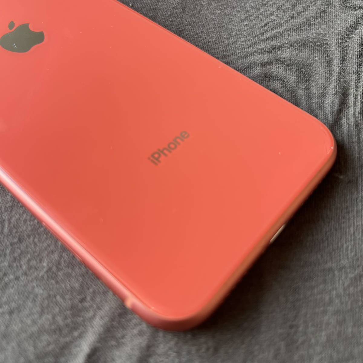 1円スタート【au/Apple】画面割れあり iPhone XR 64GB MT0A2J/A 