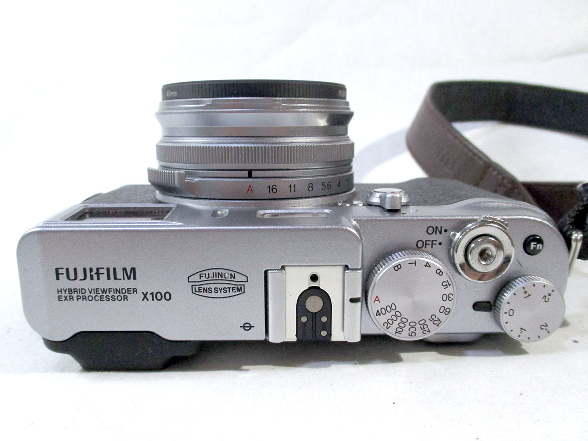 FUJI☆フジフィルム FinePix X100 デジカメ 中古☆S10605 X100 FinePix