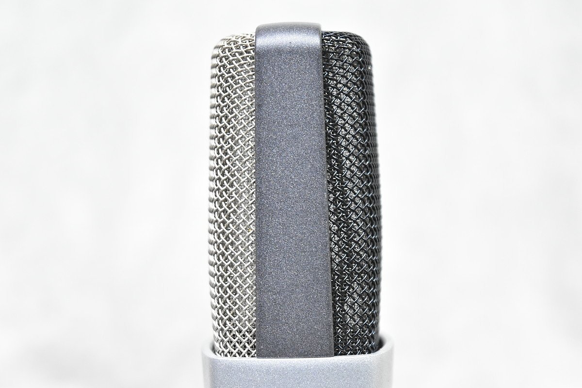 AKG C214 コンデンサーマイク C214 AKG コンデンサーマイク ほぼ新品