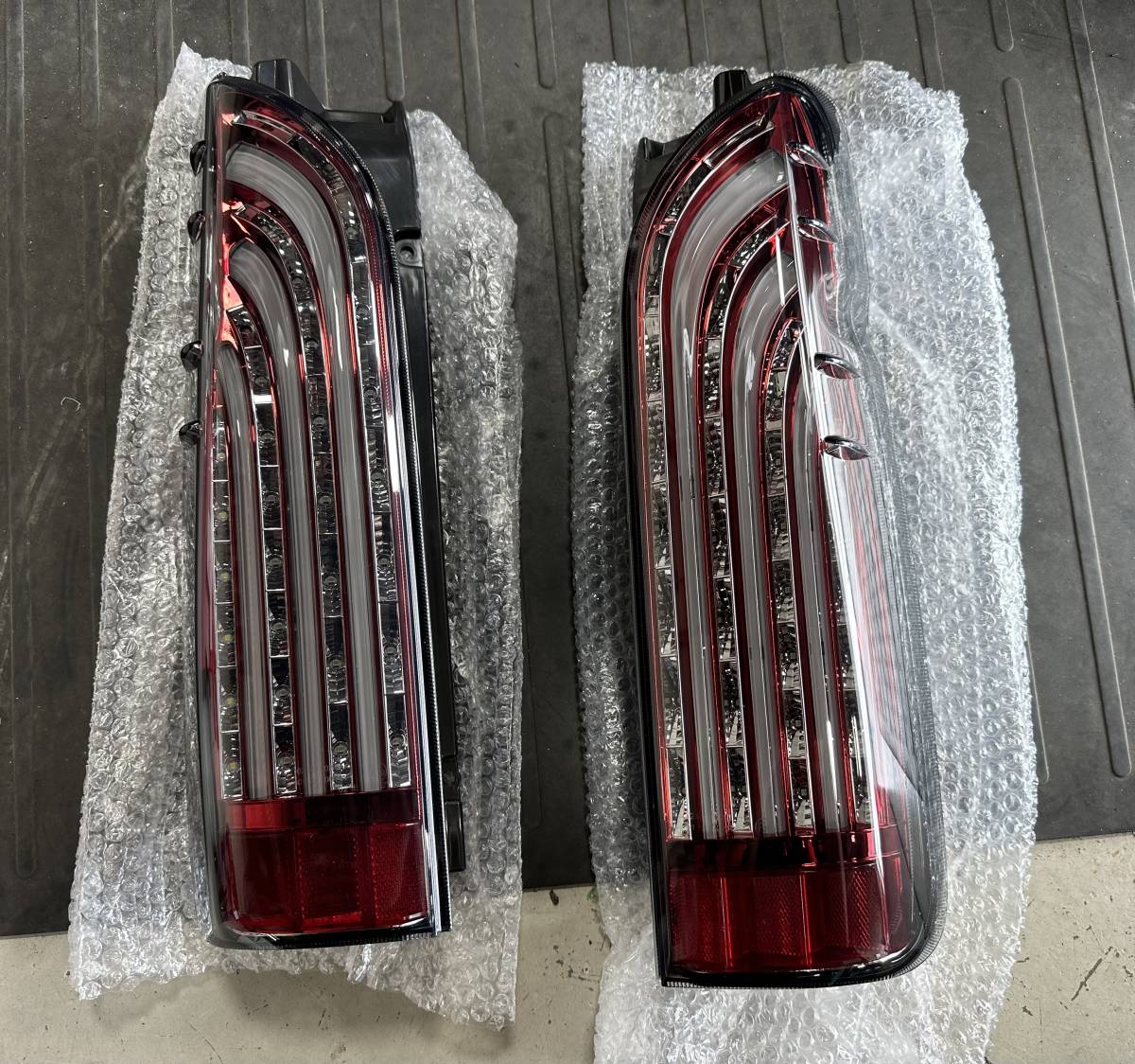 415コブラ テールランプ ライトセイバーLED ハイエース 200系 未使用　3番