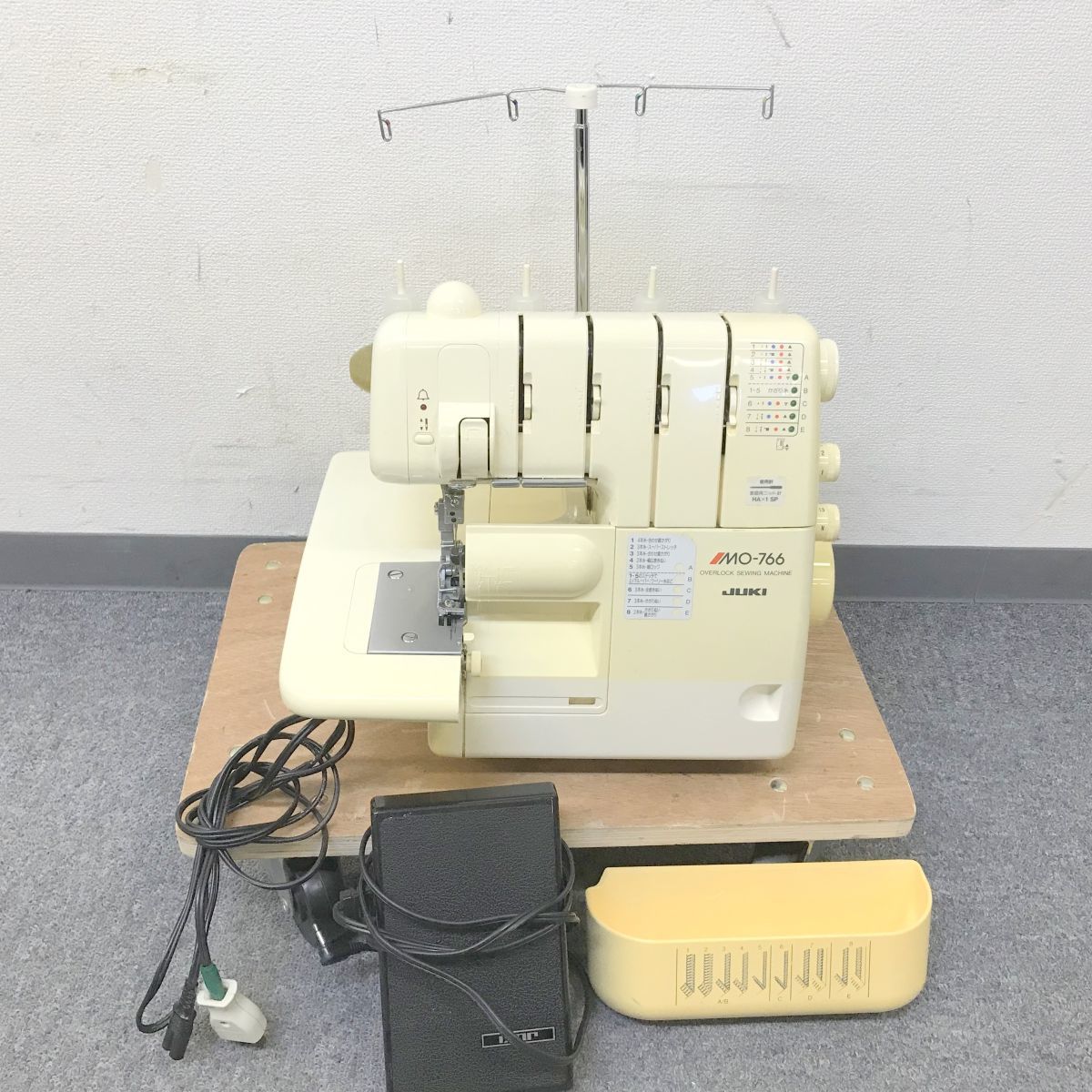 新作登場，得価 I296-不明 JUKI ジューキ OVERLOCK SEWING オーバーロックミシン MO-766 フットペダル付き ハンドクラフト 手工芸 針 み ⑯(ジューキ)｜売買されたオークション情報、yahooの商品情報をアーカイブ公開 ジューキ