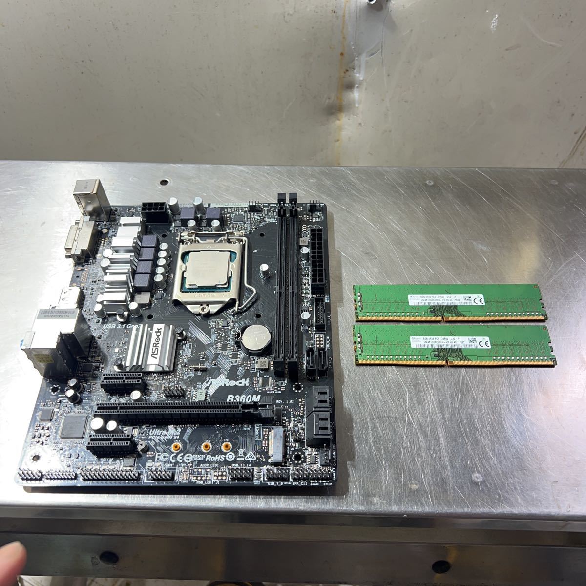 ASRock B360M マザーボード i7-8700k付き　ジャンク品 AA08. マザーボード: ASRock B360M. CPU: i7-8700K. メモリ: 8GB 1Rx8