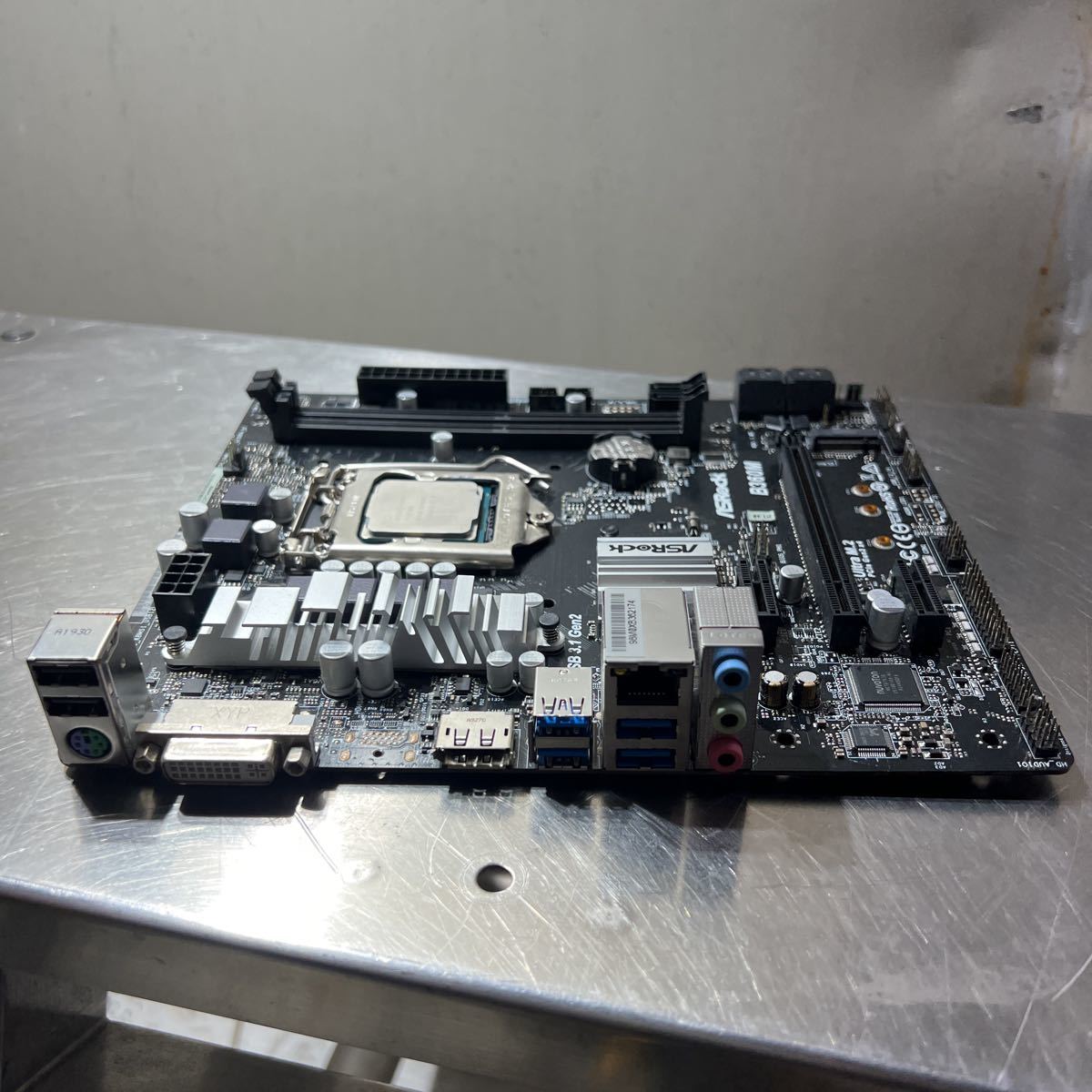 AA08. マザーボード: ASRock B360M. CPU: i7-8700K. メモリ: 8GB 1Rx8 