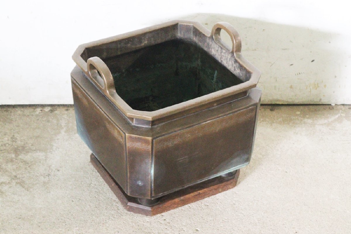 大正十一年青銅製 獅子足火鉢 木製台座付き TB526銅製 双耳火鉢