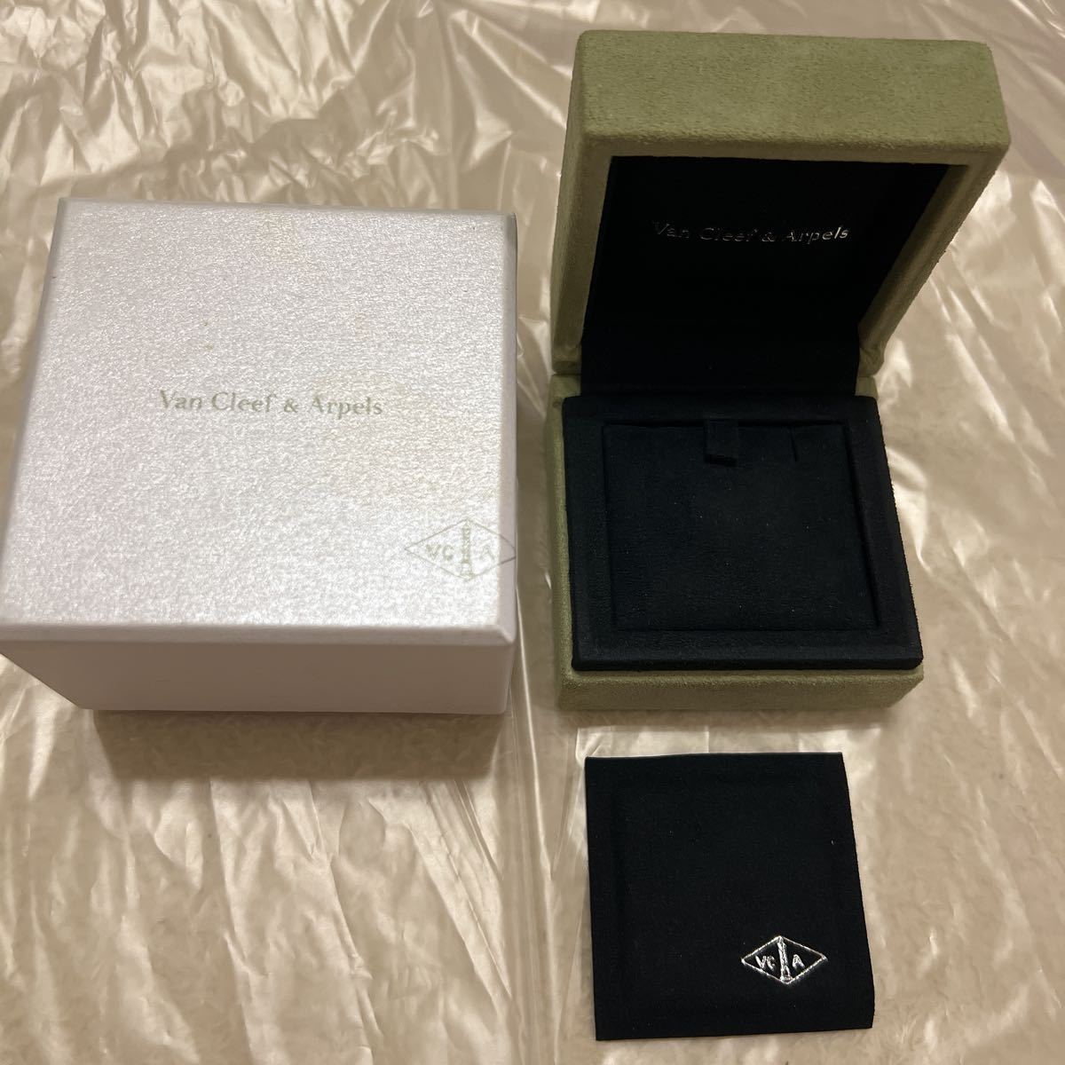 空箱】ヴァンクリーフ＆アーペル Van Cleef&Arpels リングケース 指輪