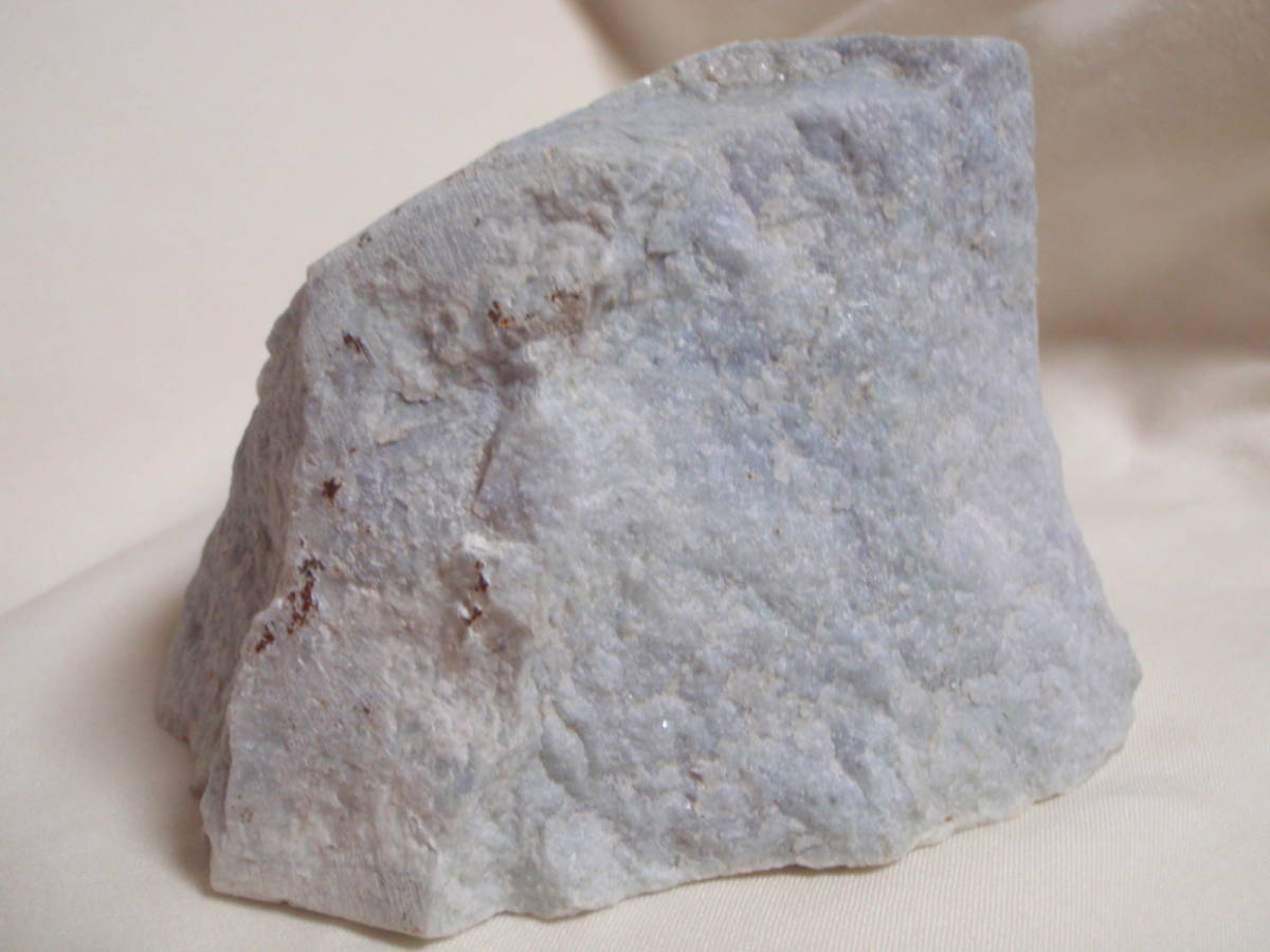 糸魚川　翡翠　ヒスイ　　　　 633　　　 　　 ヨシオ　　　　　　615 ｇ　　原石　鉱物　