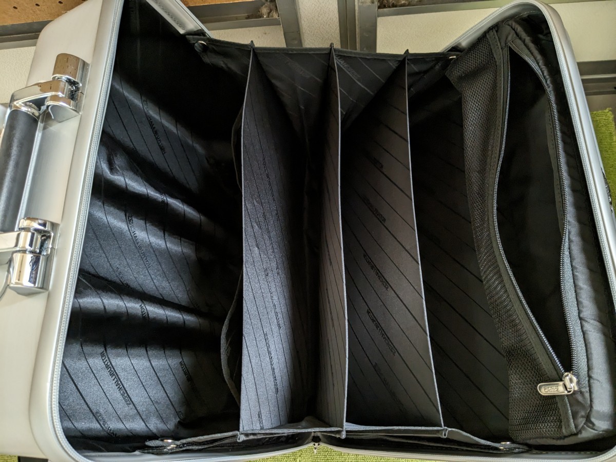 ゼロハリバートン キャリーケース 2輪 TSAロック付き ZERO HALLIBURTON