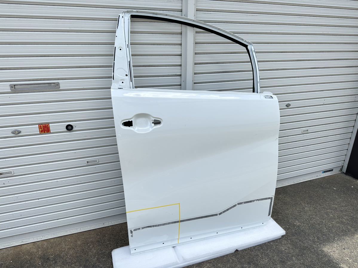 ヴォクシー DBA-ZRR70W 左サイドミラー 109469
