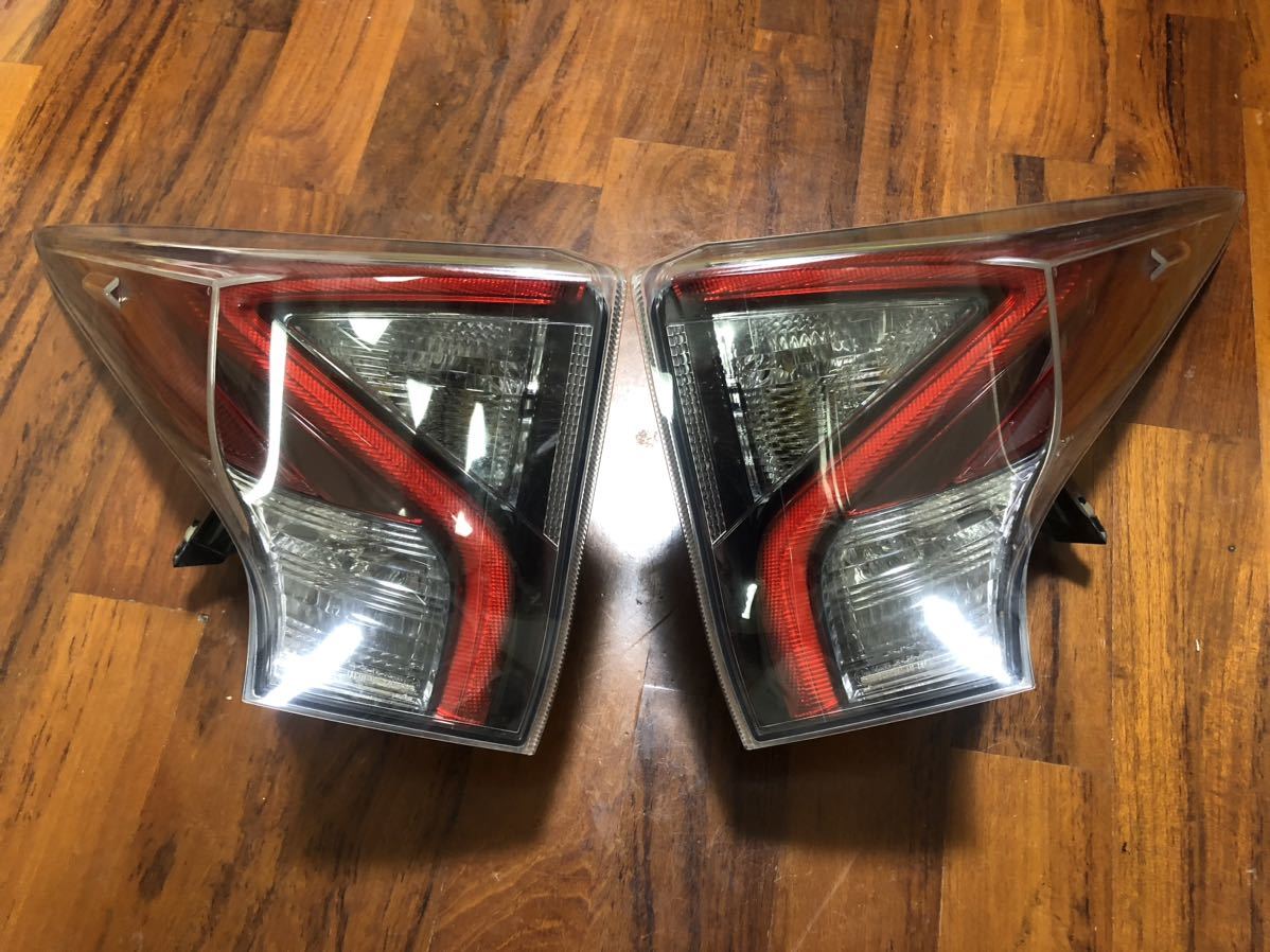 プリウス50前期　テールランプ