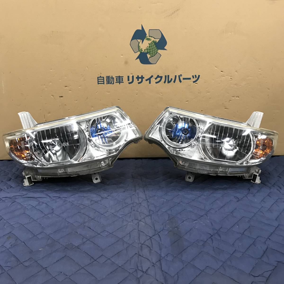 ☆DAIHATSU ダイハツ タントカスタム (L375S) 純正 ヘッドライト HID 