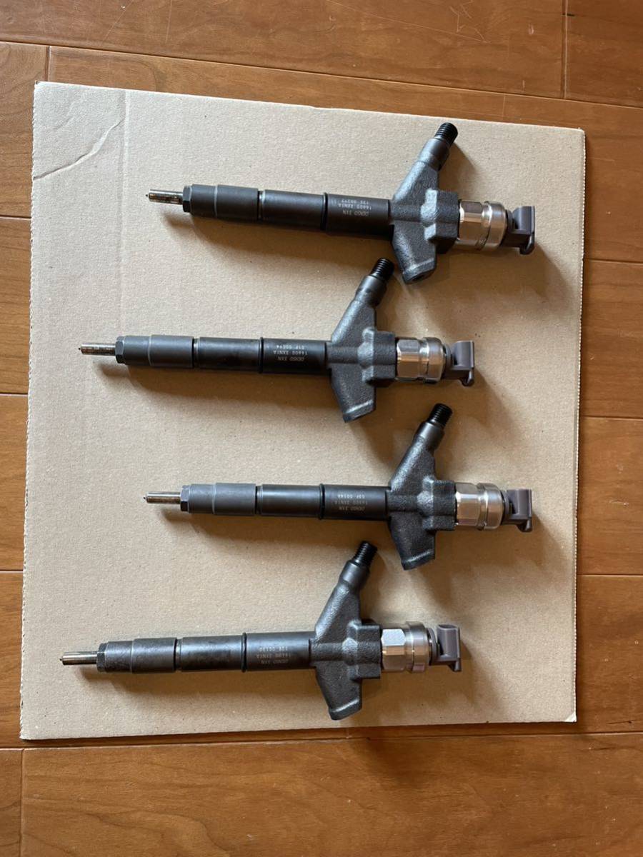 インジェクター 噴射ノズル キャラバン NV350 E26 H30 4本セットYD25