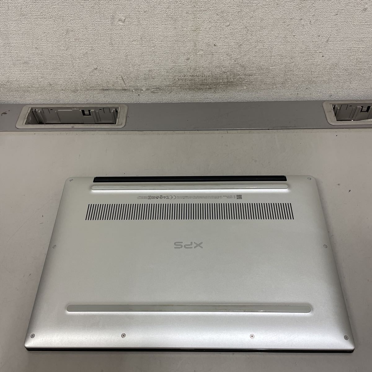 ナ75 DELL XPS 13-9370 P82G Core i7 8550U メモリ16GB