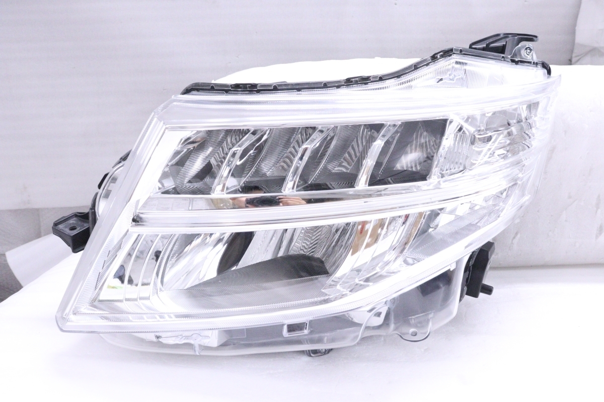 39-1680★美品★LED M900A ルーミー★左ヘッドライト STANLEY W3918 打刻:DF ユニット トール ジャスティ メッキ 純正★トヨタ (UK)