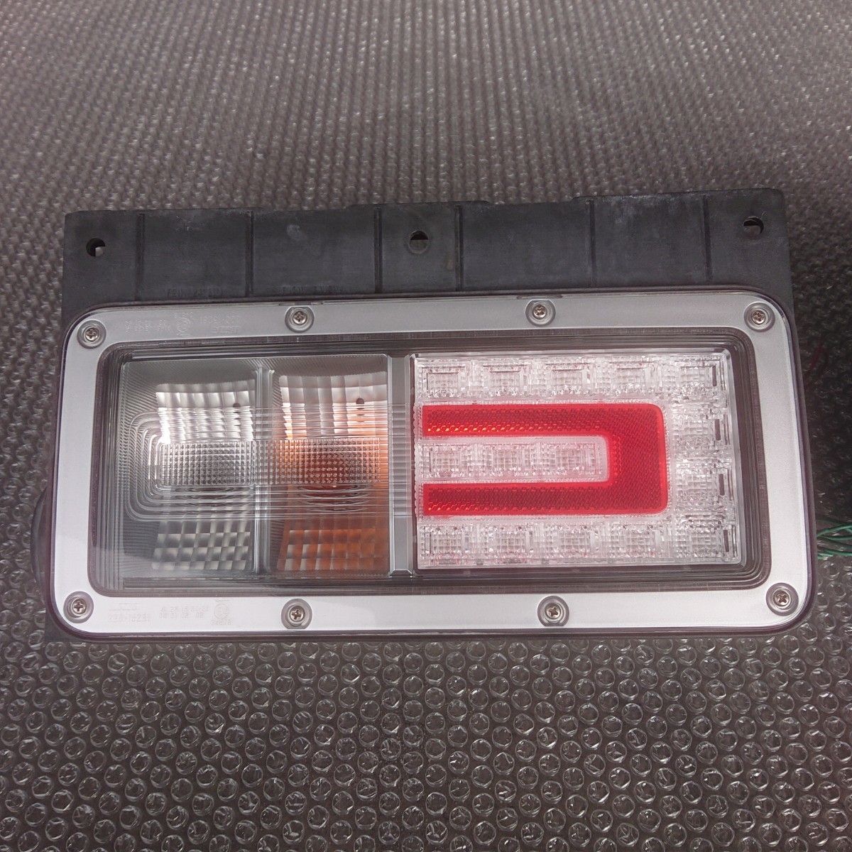 日野 テールランプ LED Yahoo!オークション 新型 プロフィア - 0 純正