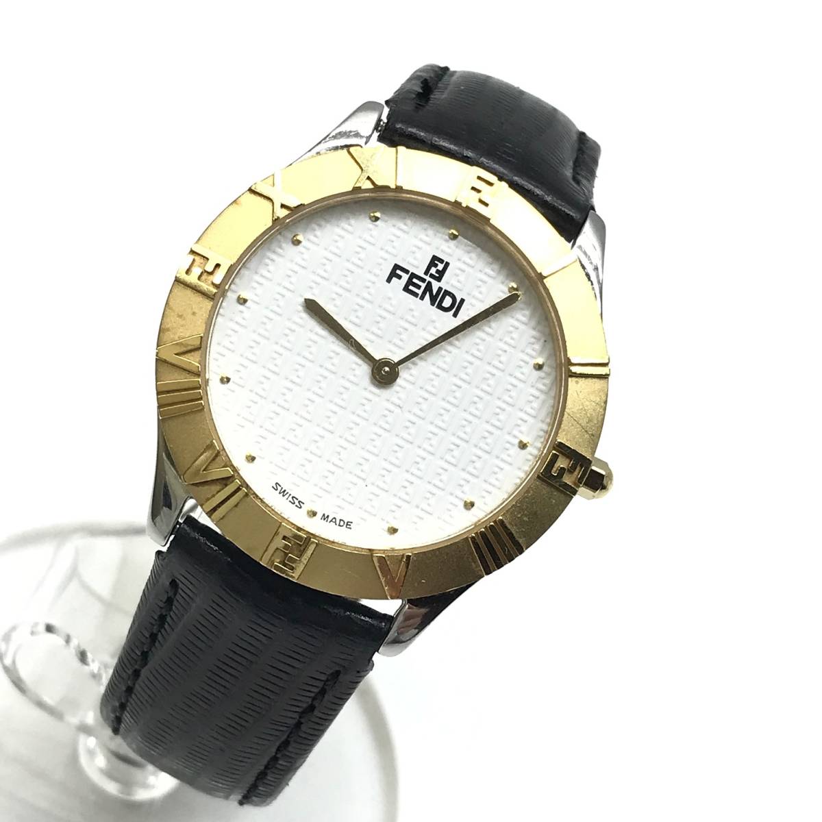 FENDI フェンディ 006-2000G-103 メンズ 腕時計 クオーツ 白文字盤 ズッカ柄 ローマンベゼル 2針 レザーベルト 管理YK23004244