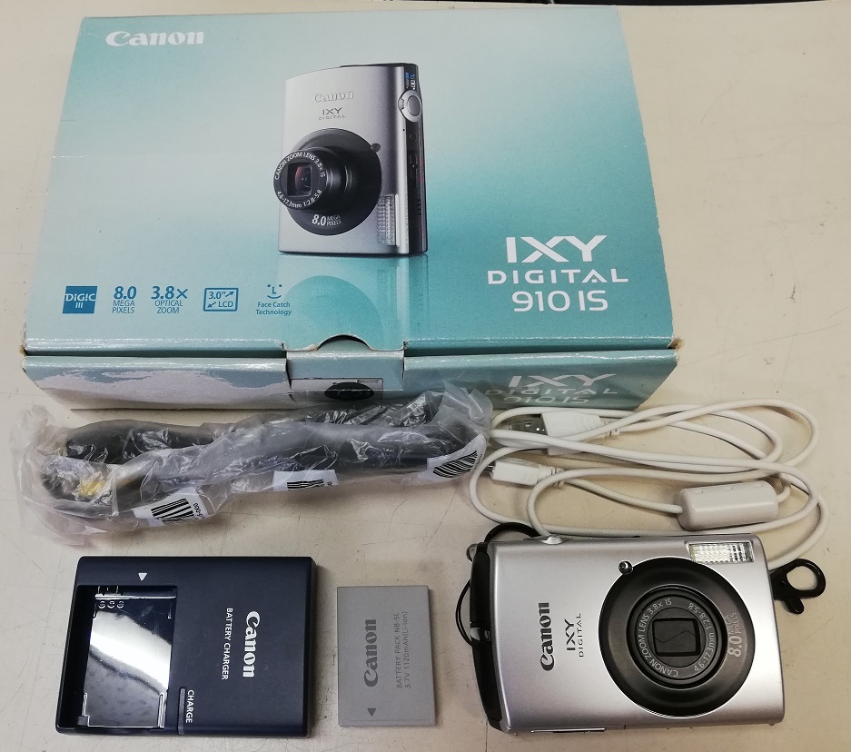 Canon カメラ　IXY 910IS PC1249 充電器 コンデジ　動作品 Canon IXY 910 IS コンパクトデジタルカメラ バッテリー充電器付き