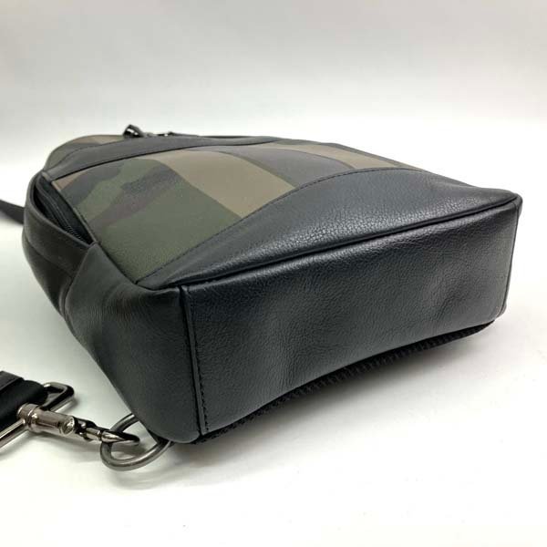 t）コーチ COACH ボディバッグ ワンショルダーバッグ F59895 迷彩柄