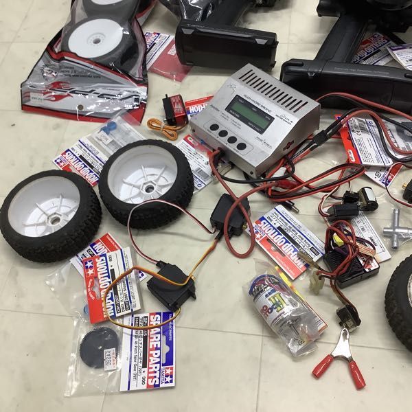 1円〜 訳あり ジャンク RC ラジコン サンワ 送信機 M11 タイヤ TRF201 48 ピッチスパーギヤ 79T 他 ジャンク 1円〜 訳あり