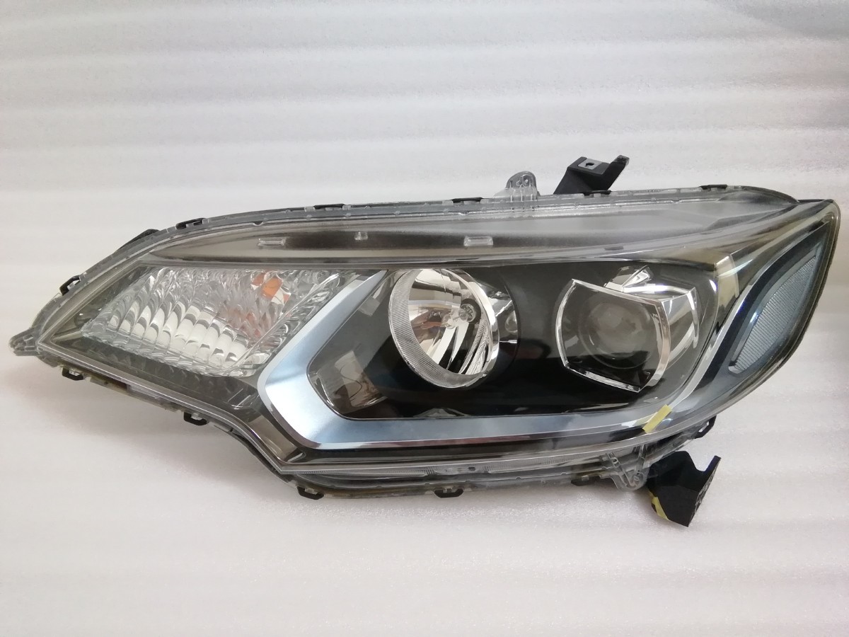 ☆ HONDA純正 平成28年フィット ハイブレッド (GP5・GP6) 左側LED