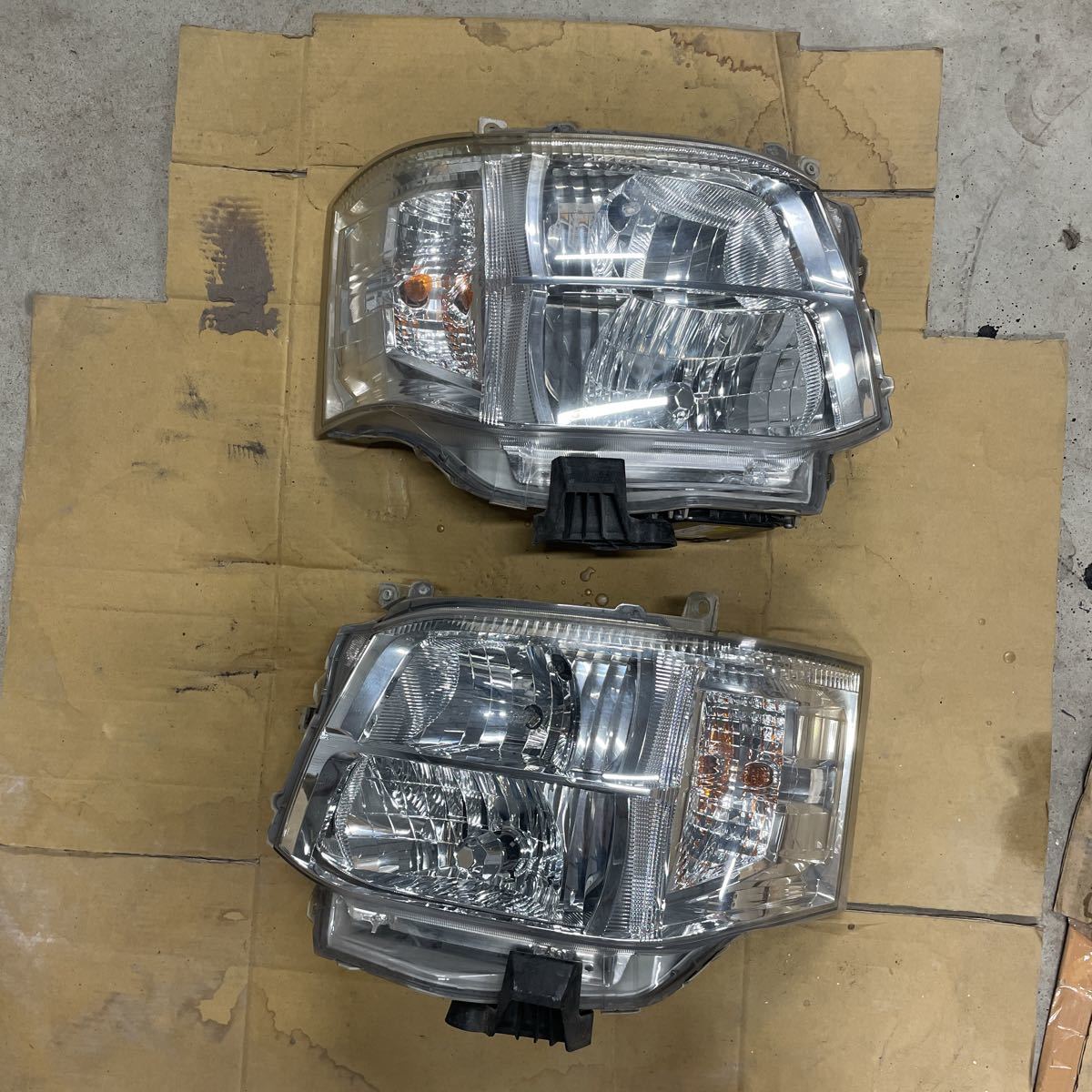 ハイエース 200系 3型 | 純正タイプ レジアスエース 純正タイプHID