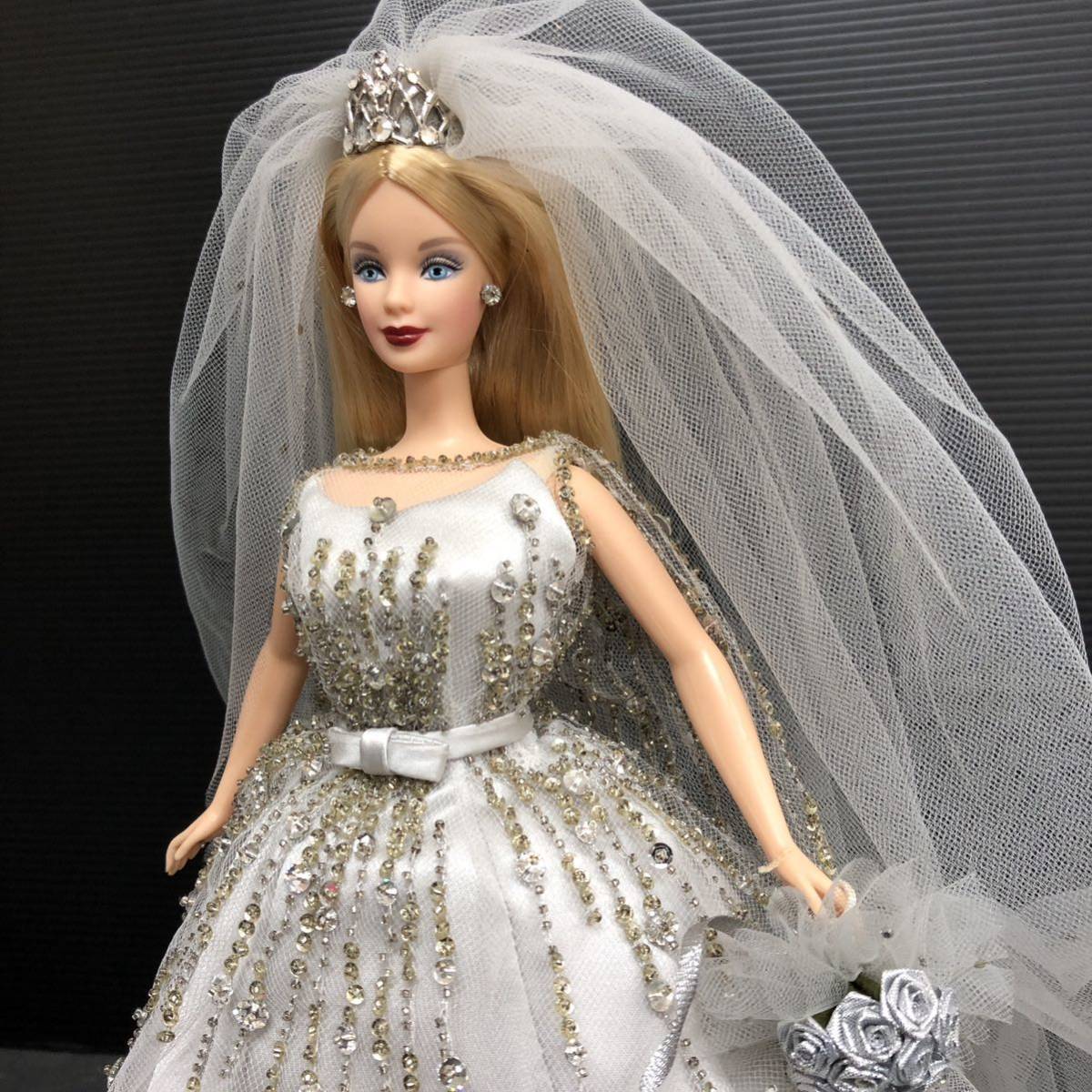 Barbie MILLENNIUM BRIDE BARBIE Doll Limited Edition of 10 000 