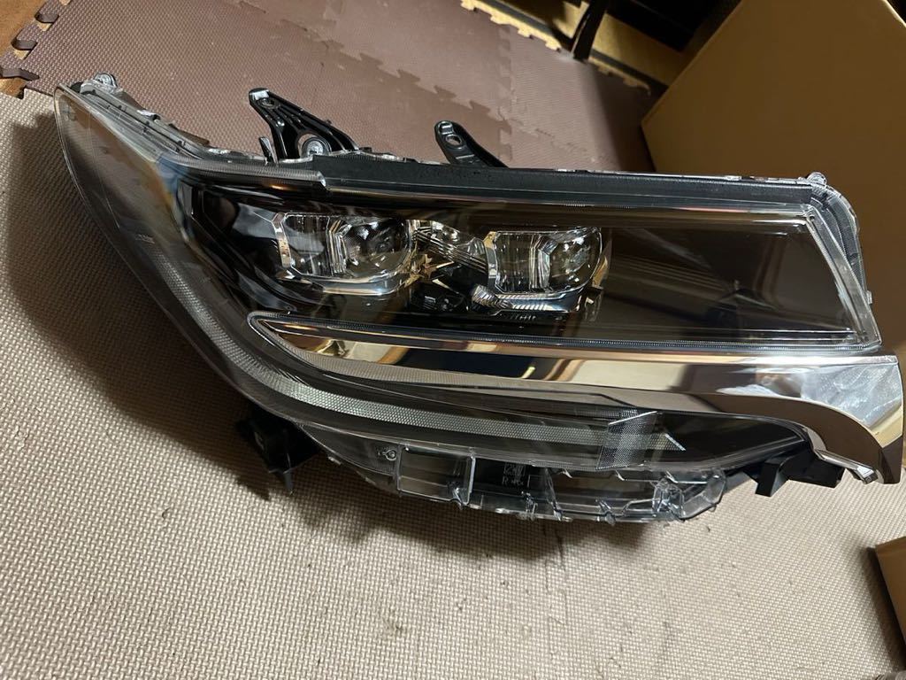 美品 30 アルファード 30 AGH30 GGH35W AYH30W 後期 LED 右 運転席
