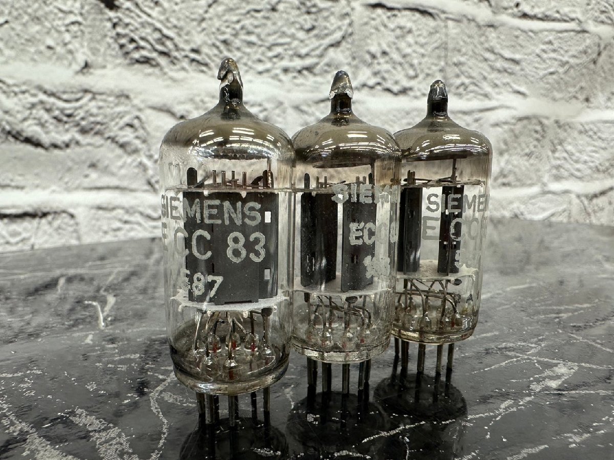 □t2459　ジャンク★SIEMENS　シーメンス　ECC83 　真空管3本まとめ