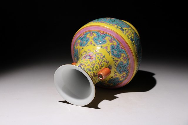 中国古美術大清乾隆年製粉彩花入