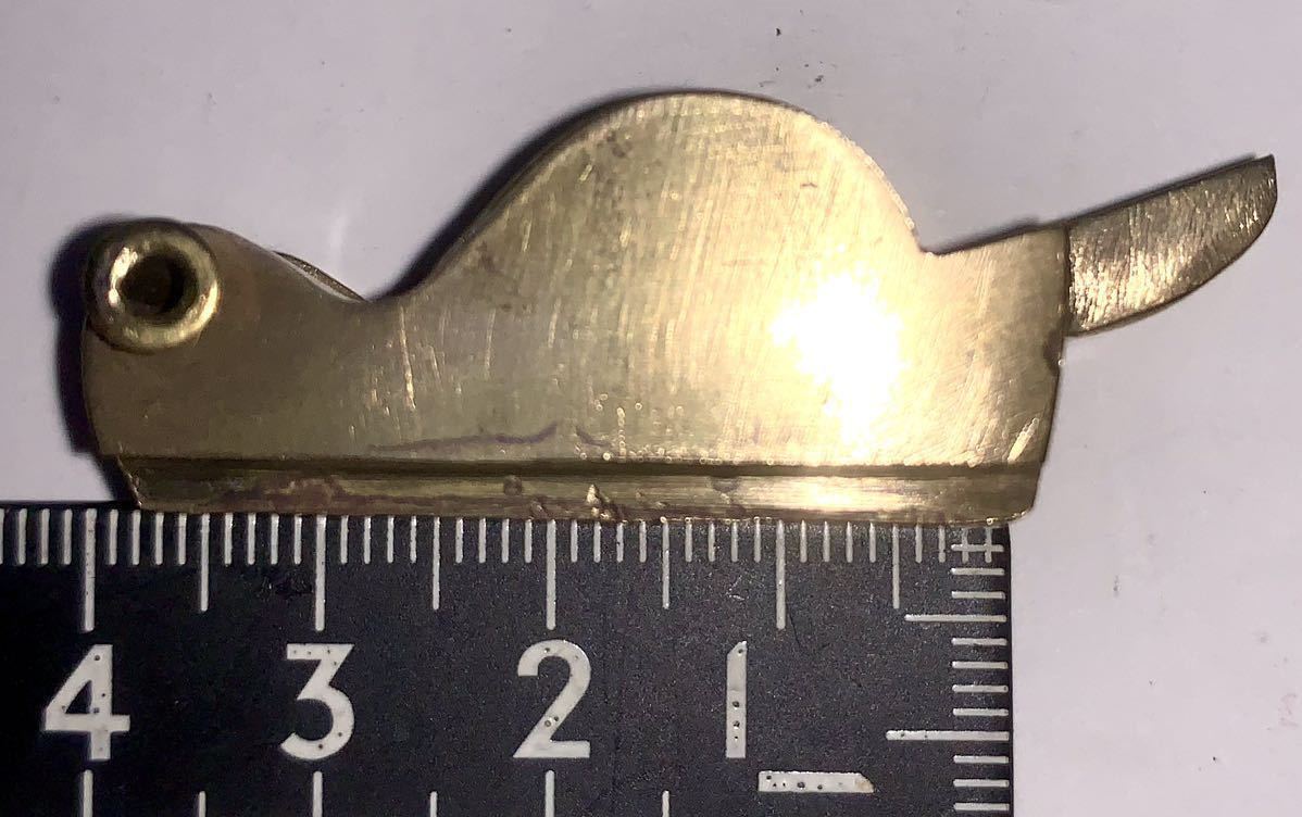 火縄銃　火皿蓋　支柱ピン付き　真鍮製